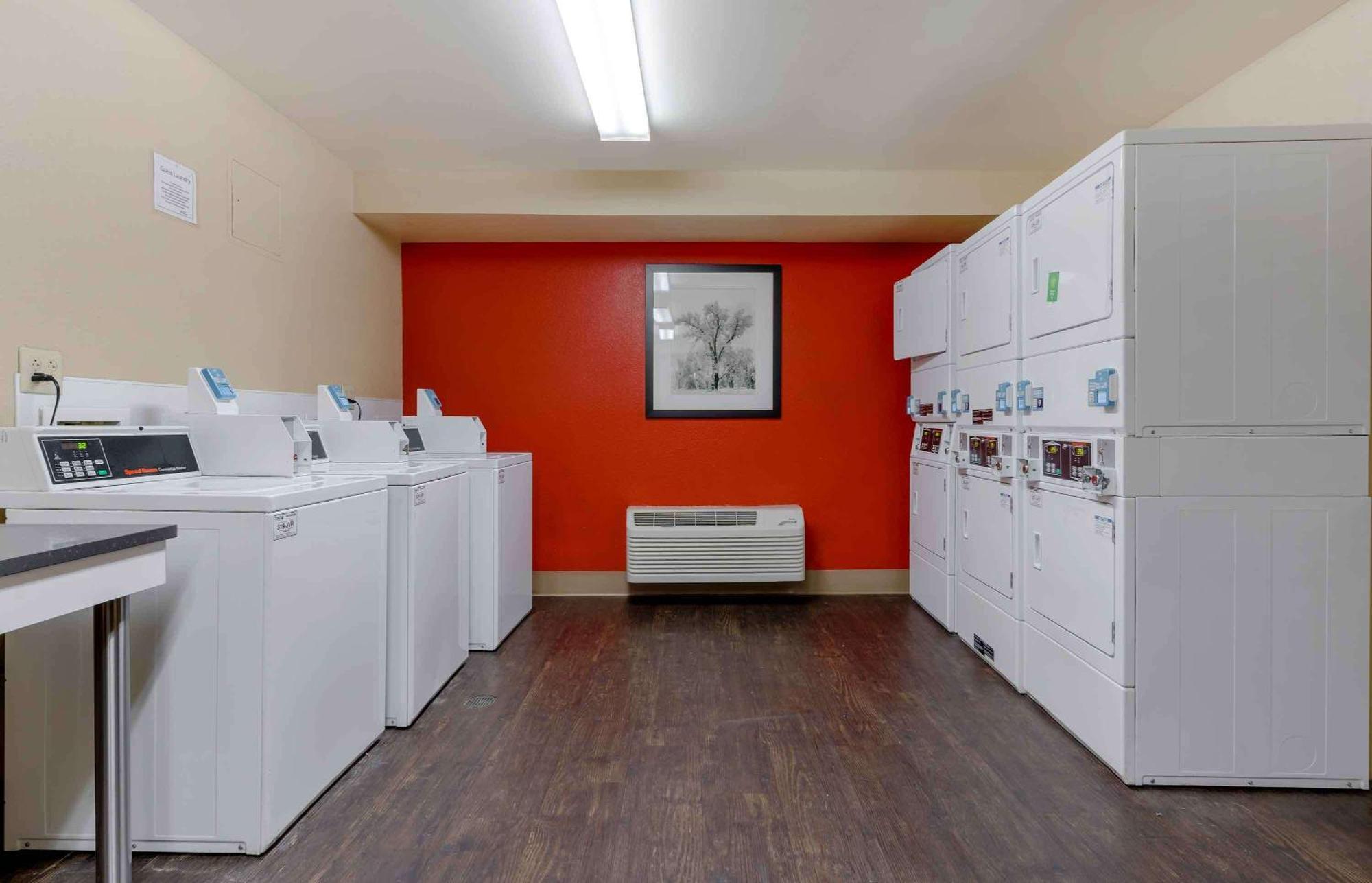Hotel Extended America - - Francisco Blvd East