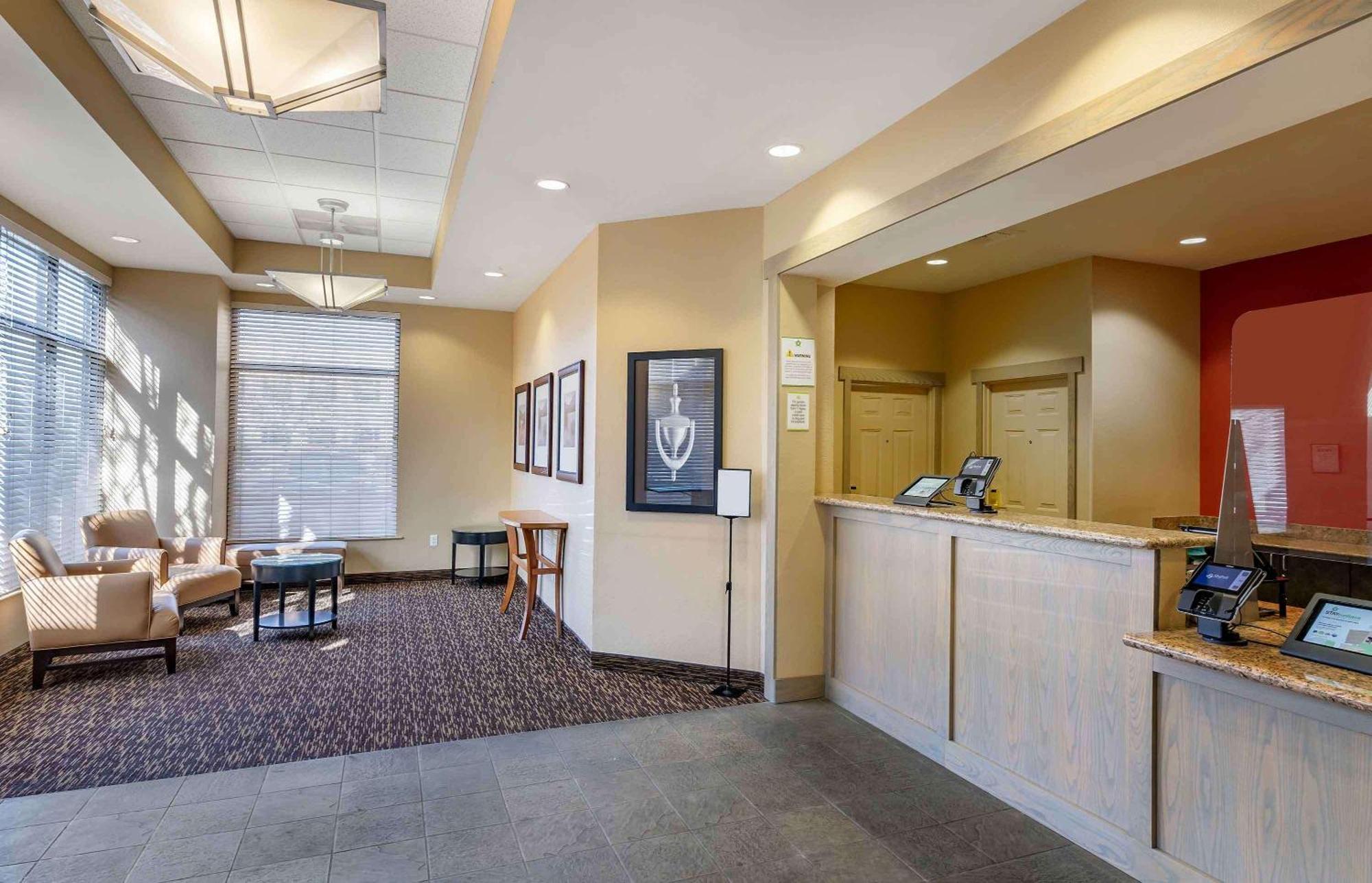 Extended America - - Francisco Blvd East 2*