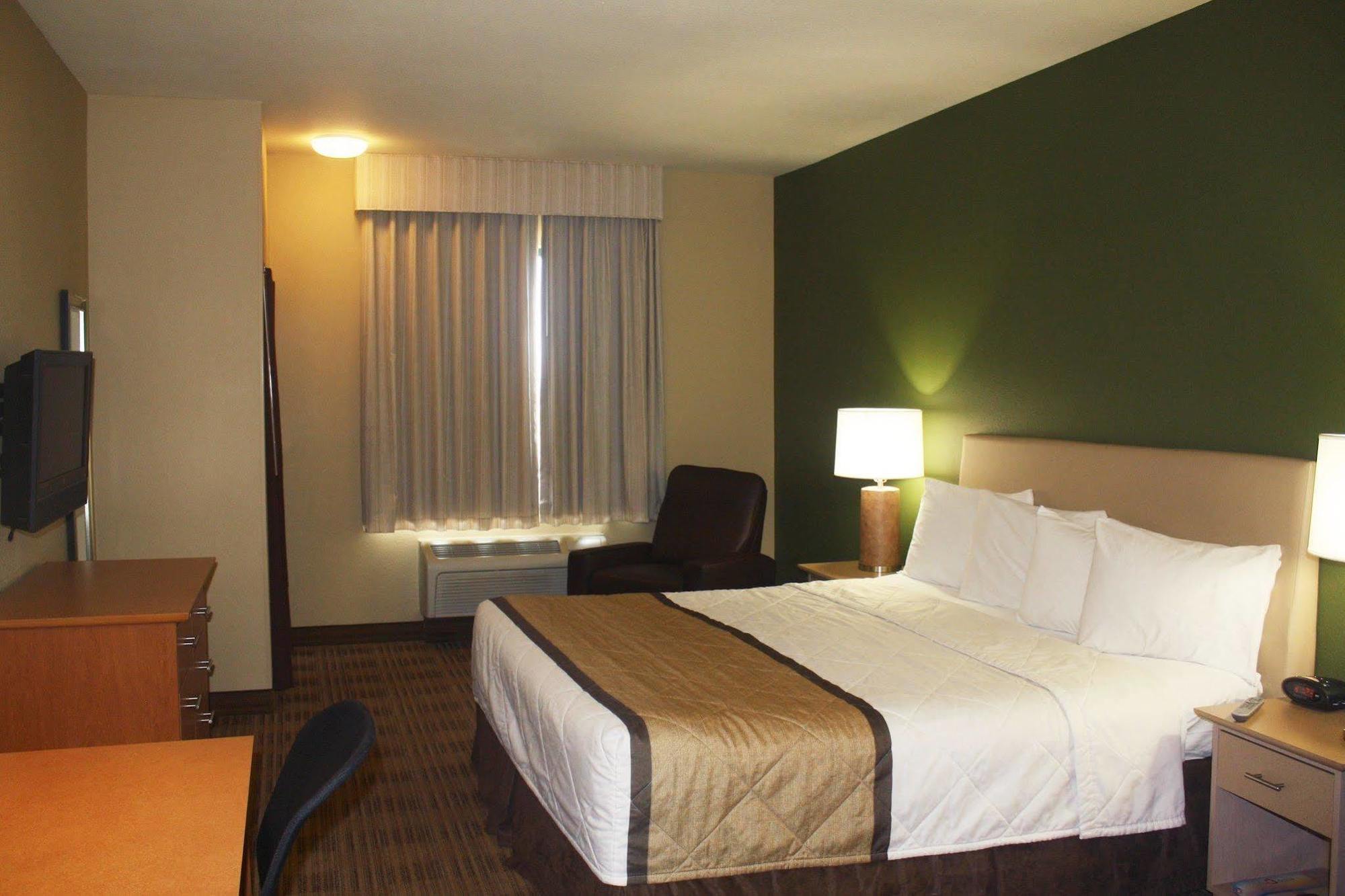 Extended America - - Francisco Blvd East San Rafael